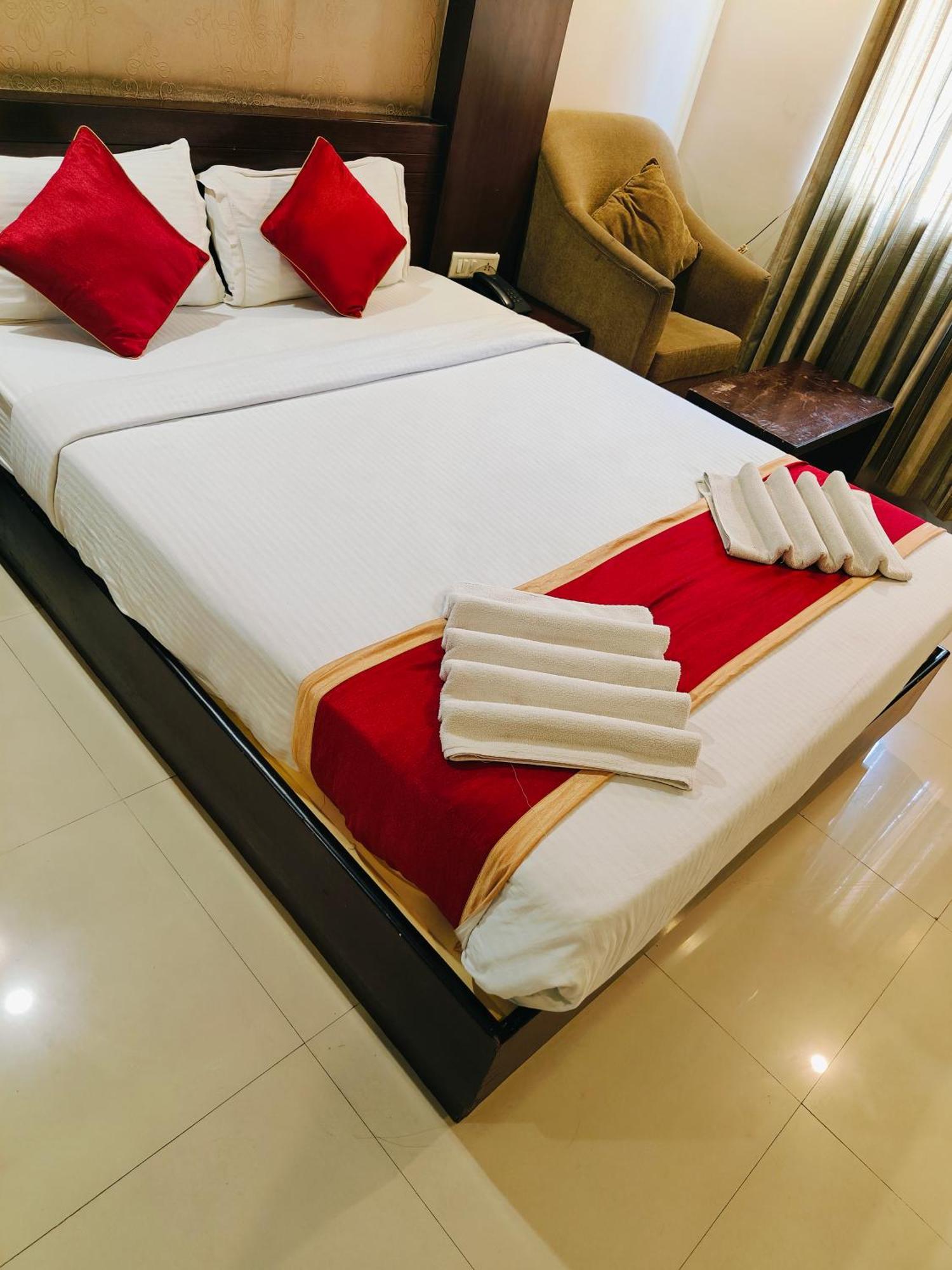 Green Wood Inn Mysore Near Palace Экстерьер фото